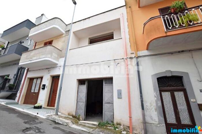 Appartamento con 6 locali in vendita in Oria