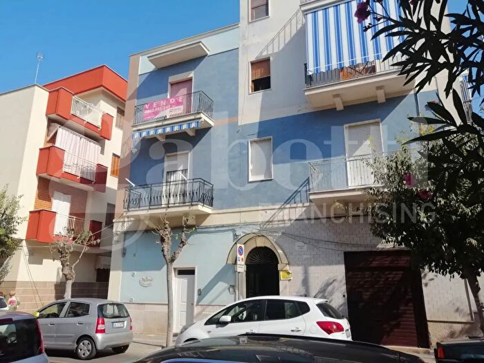 Appartamento quadrilocale in vendita in Via Vittorio Veneto, Margherita Di Savoia