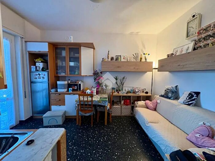 Appartamento con 5 locali in vendita in Via dei Sessanta, Genova