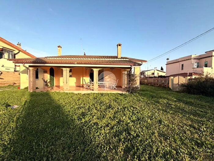 Casa con 5 locali in vendita in Via Luigi Pirandello, Anzio