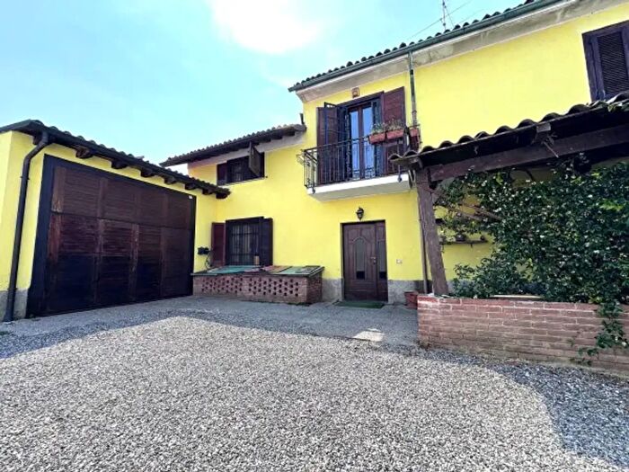 Casa quadrilocale in vendita in Via Corbellini, Gerenzago