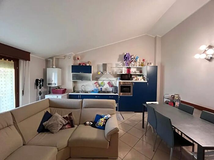 Appartamento trilocale in vendita in Via Drione, Casazza
