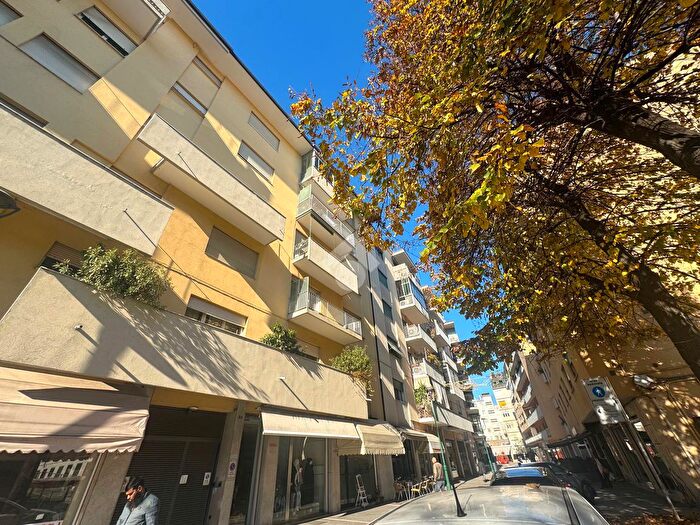 Appartamento quadrilocale in vendita in Via Andrea Costa, Venezia