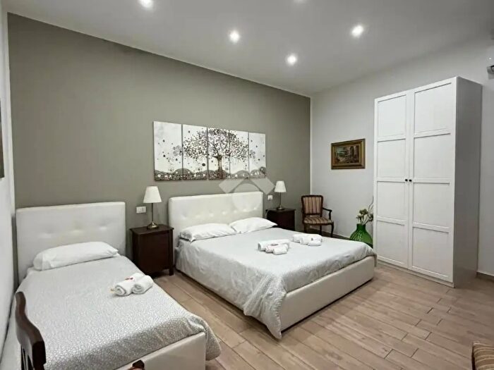 Appartamento quadrilocale in affitto in Via Pietro dAragona, Palermo