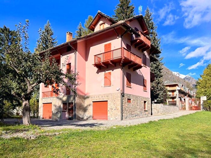 Case in Vendita e in Affitto - 2
