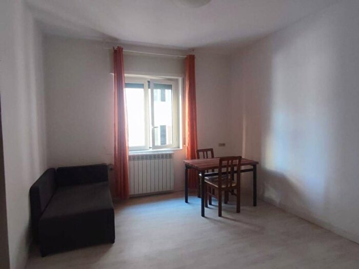 Appartamento bilocale in affitto in Via Diocleziano, Fuorigrotta, Napoli