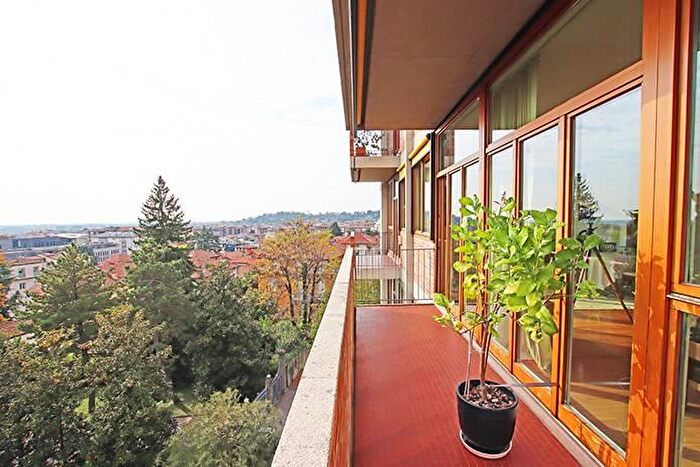 Appartamento con 8 locali in vendita in Via Garibaldi, Bergamo