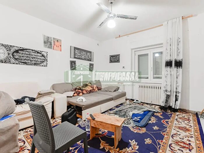 Appartamento trilocale in vendita in Corso Asia, Verdellino