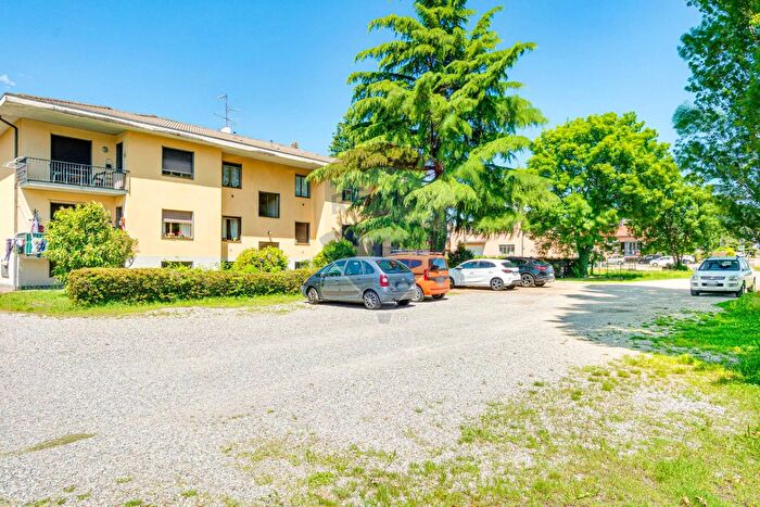 Appartamento bilocale in vendita in Via Lugano, Cantello