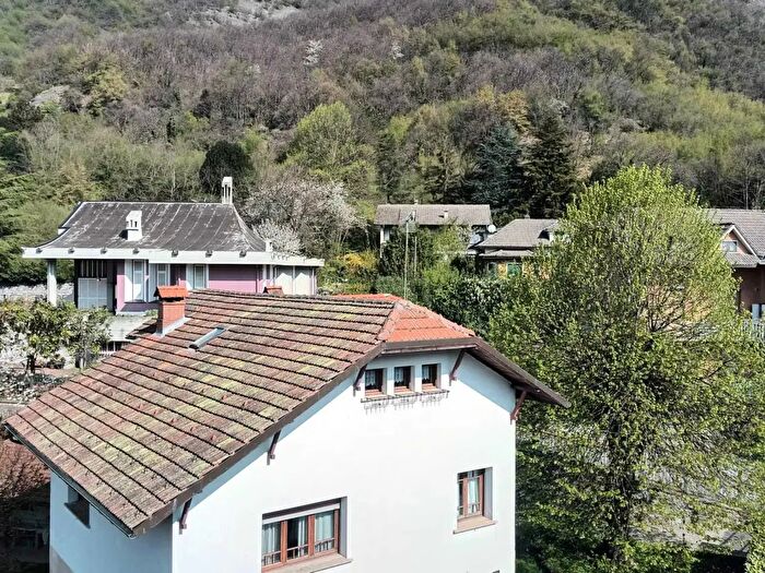 Appartamento con 7 locali in vendita in Savignone