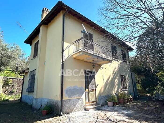 Appartamento quadrilocale in vendita in Via Colle Scarano, Velletri