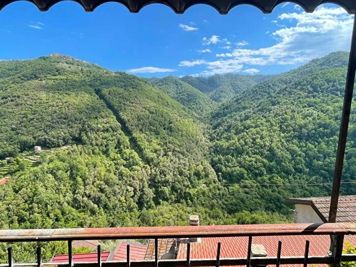 Appartamento trilocale in vendita in Via Sant'Anna, Apricale