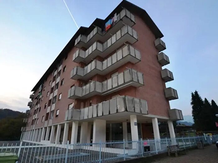 Appartamento con 5 locali in vendita in Piazza Salvo dAcquisto, Andorno Micca