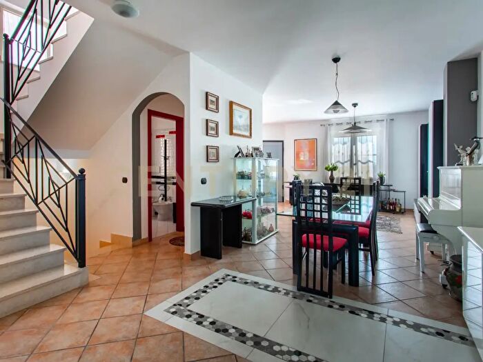 Casa con 6 locali in vendita in Via Michele Ferraiolo, Roma