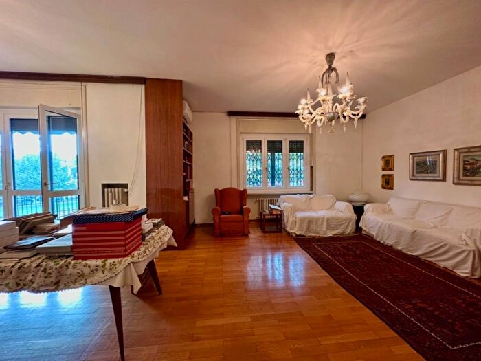 Appartamento con 5 locali in affitto in Viale Duilio, Sempione, Milano