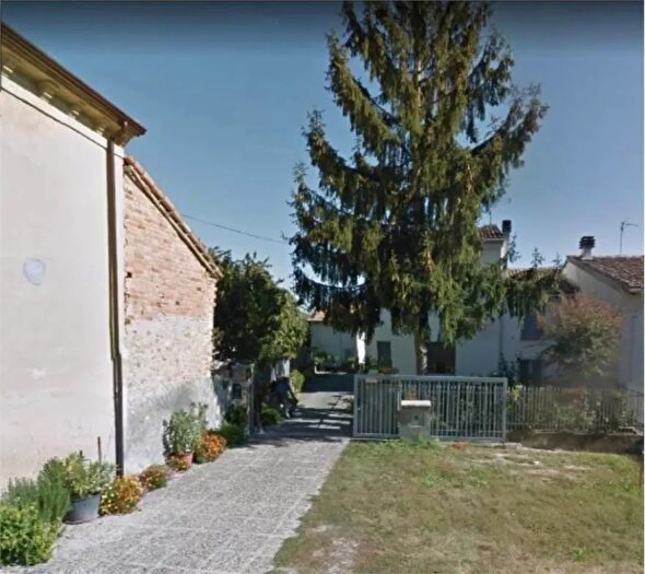 Casa con 5 locali in vendita in Rocca Susella