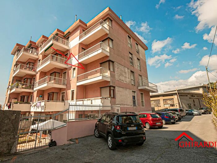 Appartamento con 6 locali in affitto in Traversa alla Costa, Genova