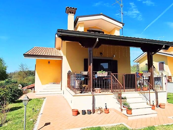 Casa quadrilocale in vendita in Contrada Prata Santa Croce, Paliano