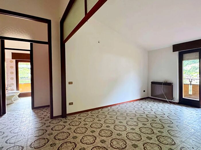 Appartamento trilocale in vendita in Via Regina Elena, Angolo Terme