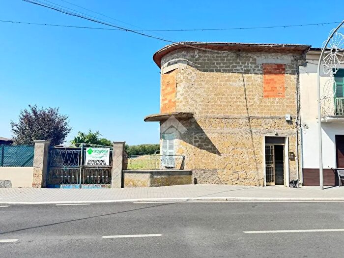 Appartamento con 5 locali in vendita in Via Roma, Arlena Di Castro