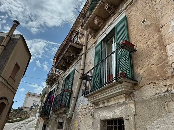 Casa trilocale in vendita in Modica