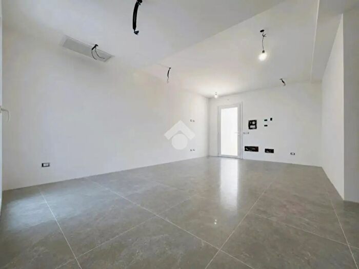 Casa bilocale in vendita in Via delle Querce, Cisterna Di Latina