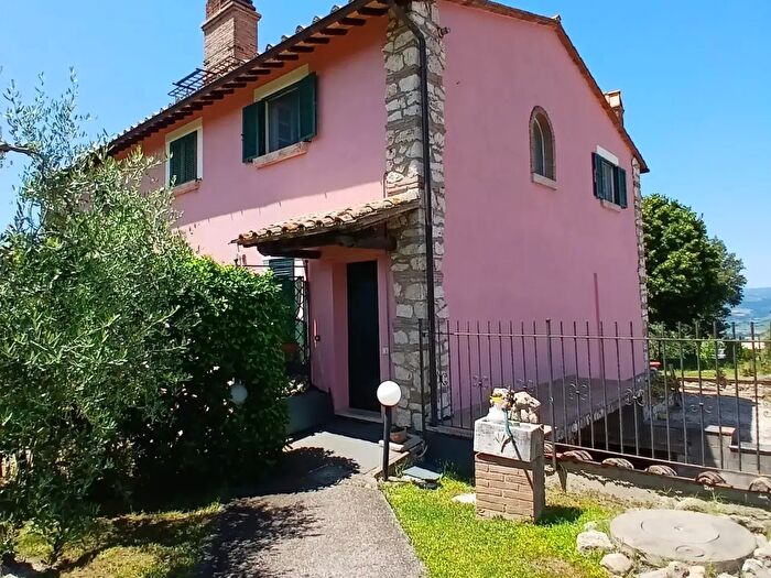 Casa quadrilocale in vendita in Via Poggio Vecchio a, Guardea