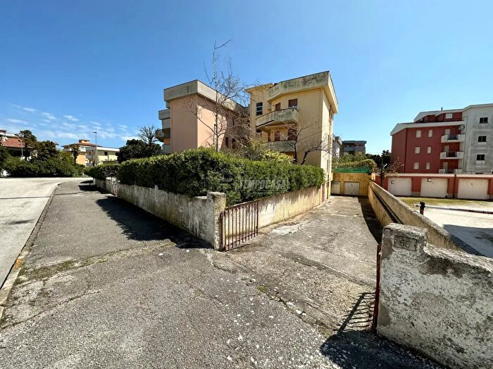 Appartamento trilocale in vendita in Via Amerigo Vespucci, Porto Recanati