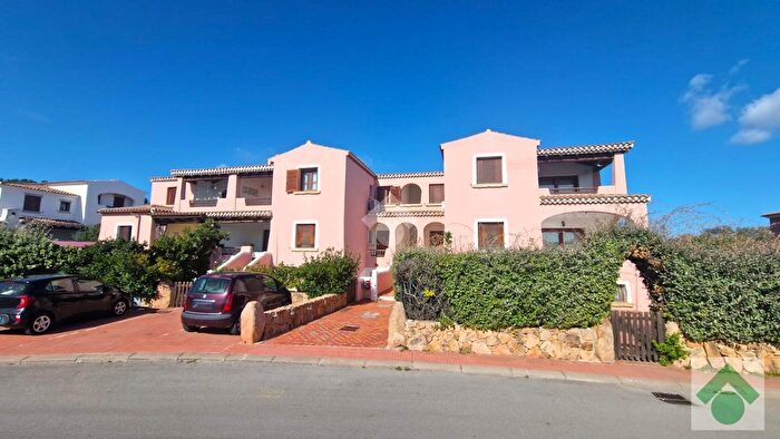 Appartamento trilocale in vendita in Via delle Querce, Loiri Porto San Paolo