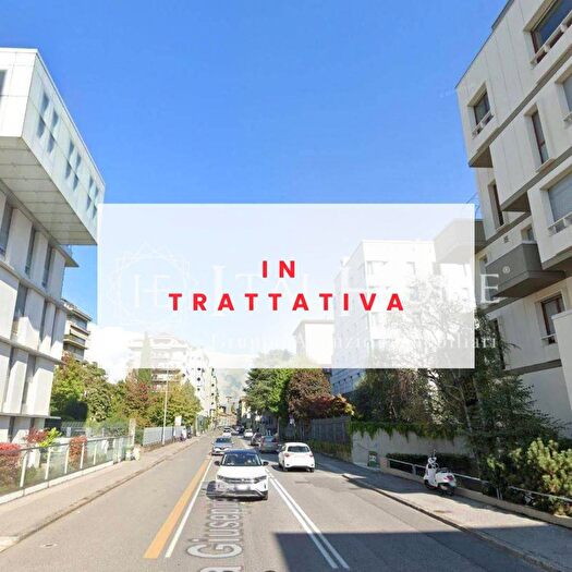 Appartamento trilocale in vendita in Via Verdi, Bergamo