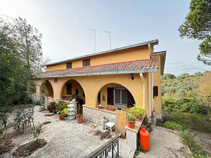 Casa con 5 locali in vendita in Via Cascatora, Nazzano