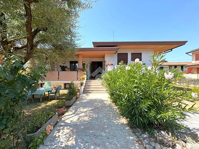 Casa con 5 locali in vendita in Via Larga, Castelfranco Veneto