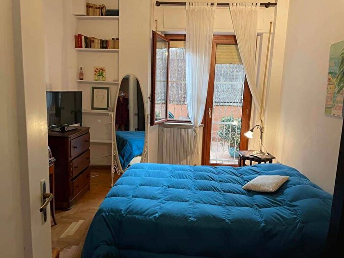 Appartamento trilocale in affitto in Viale Maria Cristina di Savoia, Vomero, Napoli