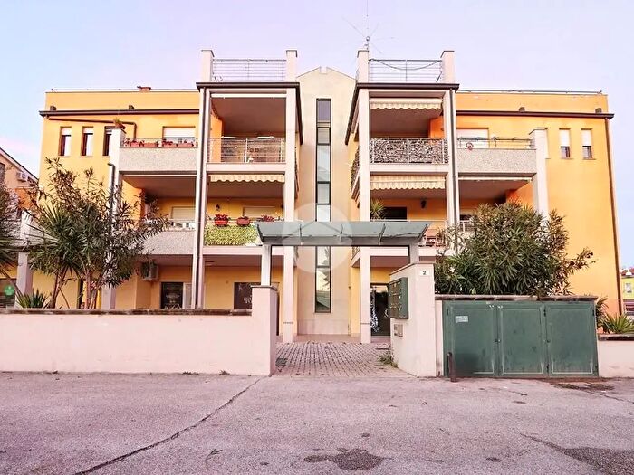 Appartamento trilocale in vendita in Via Giuseppe Verdi, Montesilvano