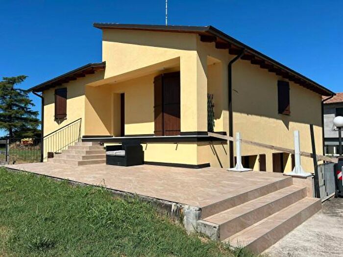 Appartamento trilocale in vendita in Via San Salvatore, Budrio