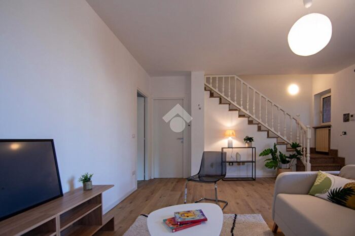 Casa con 5 locali in vendita in Via Monte Grappa, Tronzano Vercellese