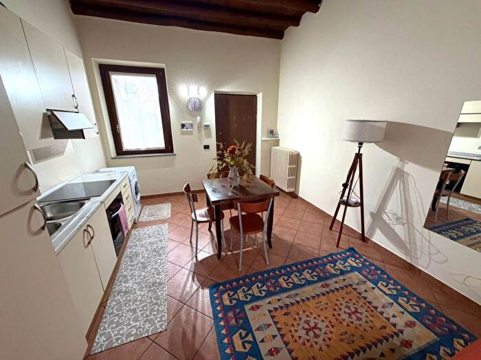Appartamento bilocale in affitto in Via Massimo d'Azeglio, Flora, Legnano