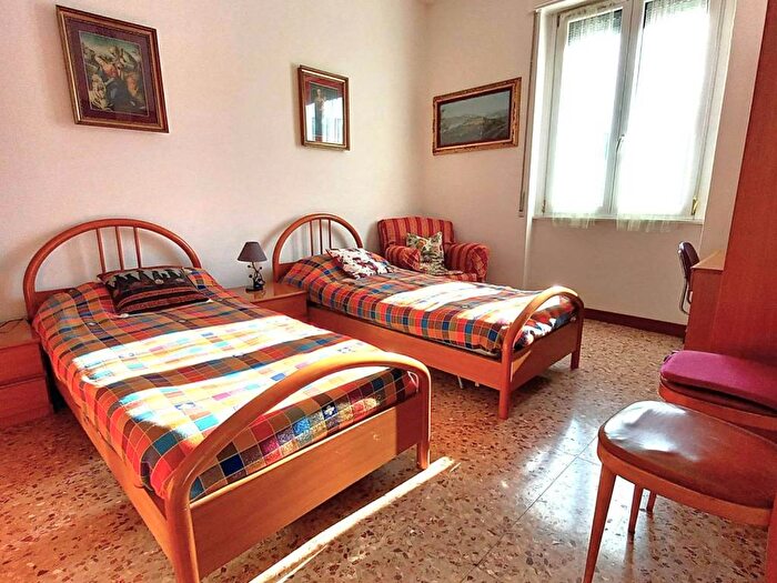 Appartamento trilocale in affitto in Via Imperia, Famagosta, Milano