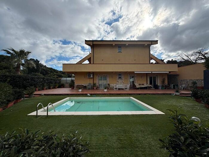 Casa con 6 locali in affitto in Via Giuseppe Lanza di Scalea, Cardillo, Palermo