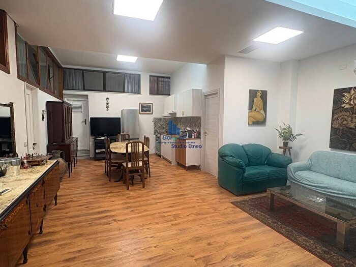 Appartamento bilocale in affitto in Via Etnea, Centro, Tremestieri Etneo