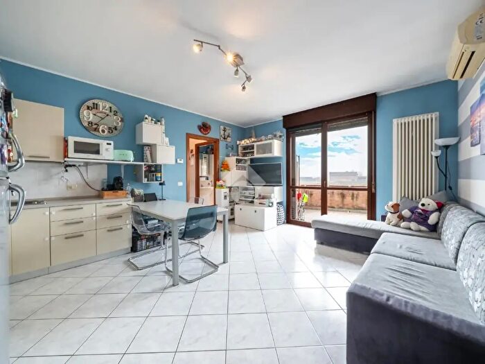 Appartamento trilocale in vendita in Via Boccaccio, San Martino In Rio