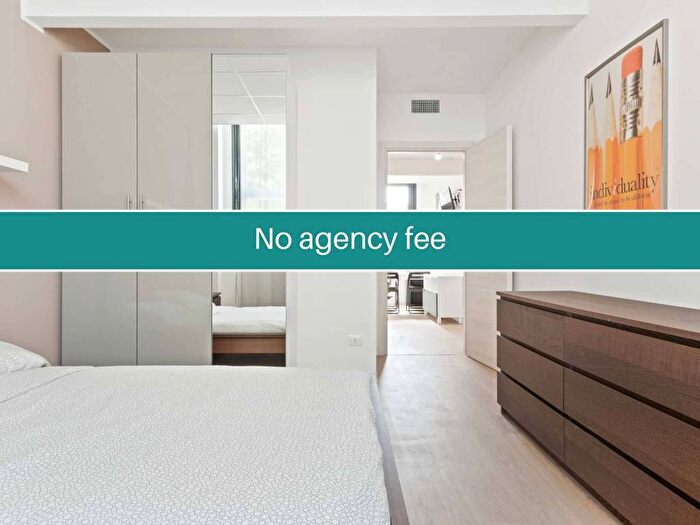 Appartamento con 6 locali in affitto in Via Privata Deruta, Udine, Milano