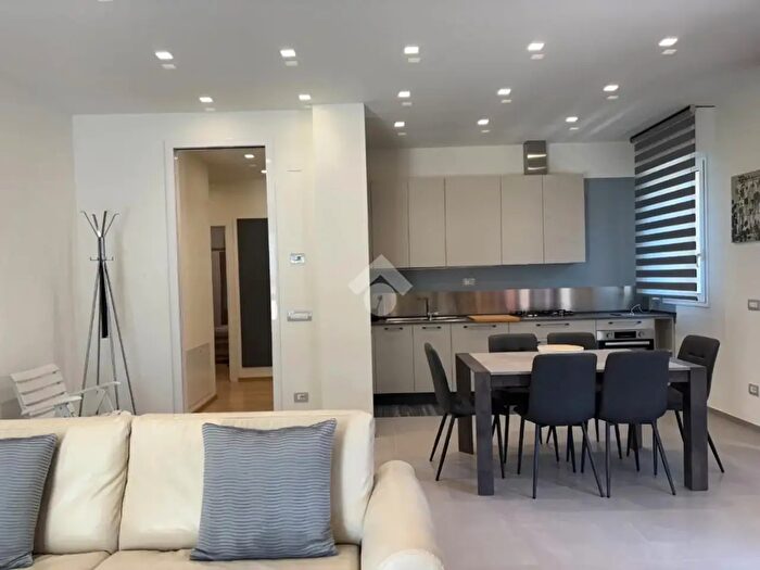 Appartamento quadrilocale in affitto in Via Federico Gattorno, Rimini