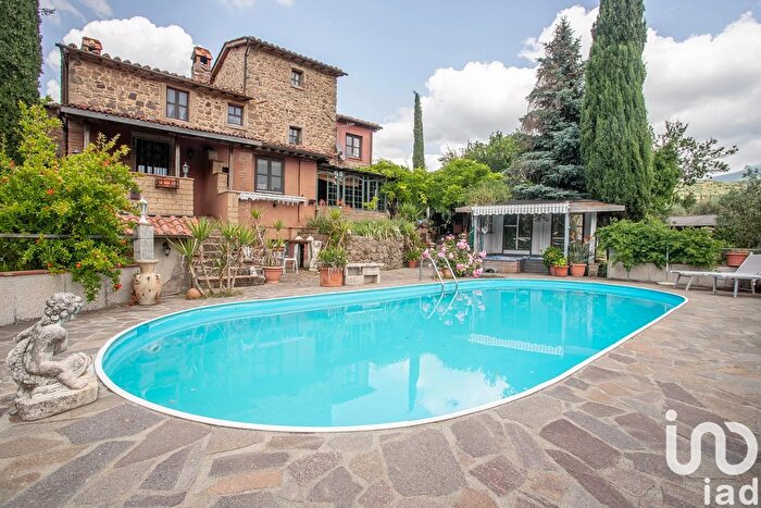 Casa con 9 locali in vendita in Podere della Colombaia, Castel Del Piano