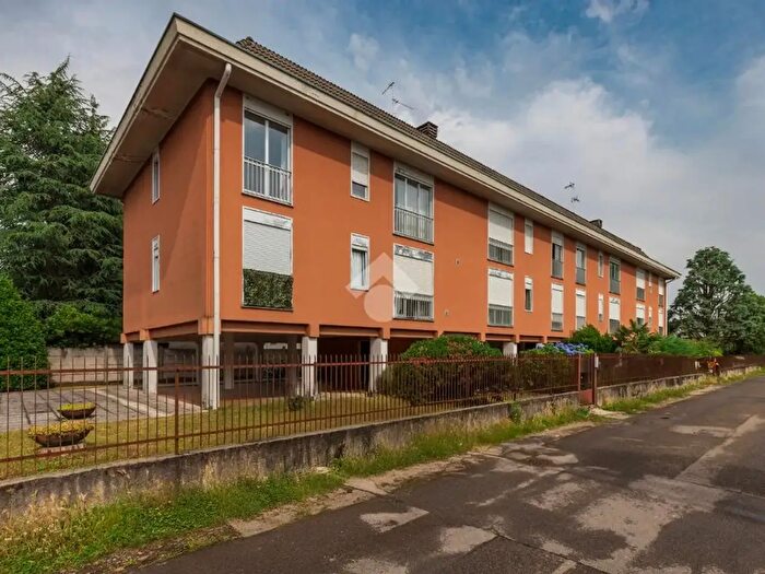 Appartamento trilocale in vendita in Via Masaccio, Gorla Minore