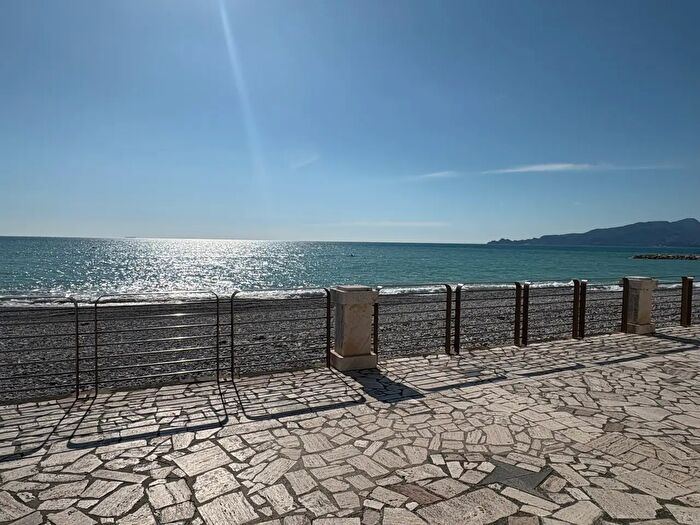 Appartamento trilocale in vendita in Via Luigi Risso N, Chiavari