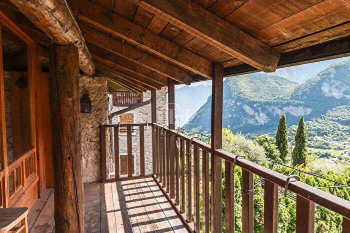 Casa con 7 locali in vendita in Loc Canale di Tenno, Tenno