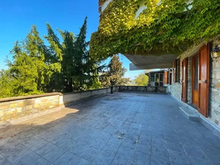 Appartamento quadrilocale in vendita in Piazza Fontana, Zavattarello