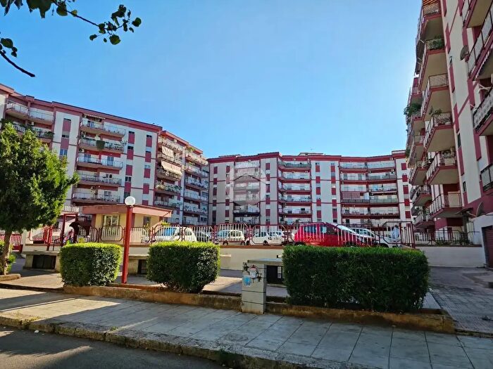 Appartamento quadrilocale in vendita in Piazzale Aurora, Palermo