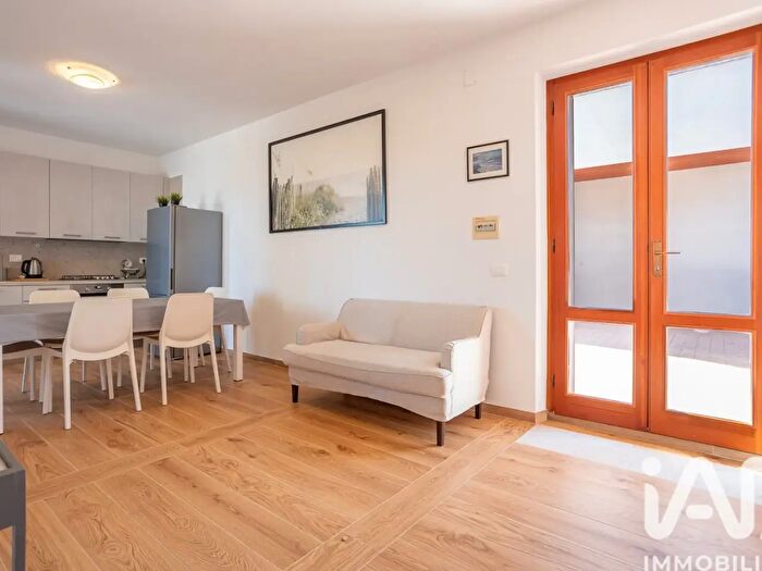 Appartamento con 5 locali in vendita in Via Recanati, Numana